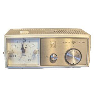 Tested and working 1960 General Electric alarm clock AM radio i